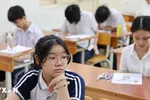 Hà Nội: Học sinh, phụ huynh sốt ruột ngóng môn thi thứ 3 vào lớp 10