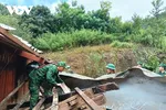 Công tác khắc phục hậu quả mưa lũ và di dời dân khỏi vùng nguy hiểm tiếp tục được khẩn trương triển khai