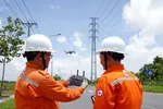 CBCNV EVNSPC ứng dụng thiết bị flycam trong công tác kiểm tra lưới điện