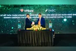 Ông Ngô Chí Dũng, Chủ tịch HĐQT VPBank và ông Masahiro Yoshimura, Giám đốc Điều hành, Tổng trưởng Quản lý Đầu tư, Ngân hàng SMBC ký kết thỏa thuận