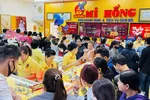 TPHCM: Nhộn nhịp cảnh mua vàng lấy hên ngày Vía Thần tài