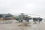 Trực thăng của Trung đoàn Không quân 930 sẵn sàng vận chuyển hàng cứu hộ cho các tỉnh Gia Lai, Đắk Lắk. Ảnh: VĂN CHUNG