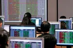 VN Index ‘thủng’ ngưỡng hỗ trợ 1.200 điểm, nhà đầu tư nháo nhào bán cắt lỗ