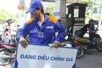 Giá xăng trong nước được dự báo tiếp tục tăng 800-1.100 đồng