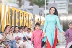 100 người mẫu trình diễn catwalk trên Bến Bạch Đằng