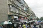 Chung cư Thanh Đa (Bình Thạnh) đang xuống cấp nhưng vẫn chưa thể thu hút nhà đầu tư xây mới lại vì còn vướng cơ chế