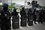 Cảnh sát Ecuador trấn áp tội phạm. Ảnh: HW