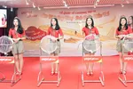 Hành khách Vietjet nhận giải thưởng máy bay 1 ký vàng