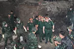 Đại tướng Nguyễn Trọng Nghĩa kiểm tra công tác tìm kiếm hài cốt liệt sĩ. Ảnh: VIỆT DŨNG