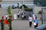 Thí sinh tại điểm thi Trường THPT chuyên Tuyên Quang sáng 14-8. Ảnh: ĐỖ TRUNG