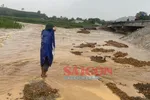 Mưa lớn ở tỉnh Nghệ An do ảnh hưởng rãnh áp thấp và hoàn lưu áp thấp nhiệt đới. Ảnh: DƯƠNG QUANG