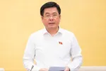 Phó Chủ tịch Quốc hội Nguyễn Hồng Diên điều hành phiên họp. Ảnh: VIẾT CHUNG