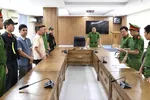 Cơ quan điều tra công bố lệnh khởi tố các đối tượng. Ảnh: Công an TP Đà Nẵng