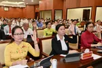 Các đại biểu tham dự kỳ họp thứ 10 HĐND TPHCM khoá X biểu quyết thông qua chương trình kỳ họp. Ảnh: VIỆT DŨNG