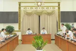 Quang cảnh buổi họp Ban Chỉ đạo phòng chống dịch Covid-19 TPHCM diễn ra sáng 10-5. Ảnh: CAO THĂNG