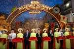 Các đại biểu cắt băng khai trương tuyến phố đi bộ Millennia Journey - Hành trình thiên niên kỷ 