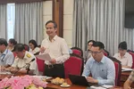 Ông Trịnh Xuân Đức, Phó Tổng giám đốc Tập đoàn Becamex, phát biểu tại hội nghị, sáng 30-7