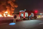 Xe chở 22 tấn thuốc lá bốc cháy dữ dội trên cao tốc Vĩnh Hảo - Phan Thiết