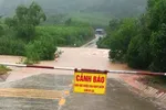 Cầu Nhà Cộ ngập sâu