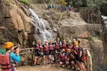 Du khách quốc tế ưa thích trải nghiệm tour du lịch vượt thác tại Đà Lạt (tỉnh Lâm Đồng). Ảnh: ĐOÀN KIÊN