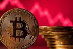 Bitcoin thường được quảng cáo là một sự thay thế tiềm năng cho kim loại truyền thống như một vật lưu trữ giá trị. Ảnh: CNBC. Sự sụt giảm gần đây là một sự đảo ngược so với mức tăng đáng kể bắt đầu vào nửa cuối năm ngoái. 