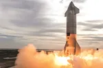Ngày 5-5-2021 một phiên bản nguyên mẫu tên lửa Starship của SpaceX đã bay 10 km trên bầu trời Boca Chica tại bang Texas, Mỹ. Ảnh: TL