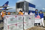 1,5 triệu liều vắc xin của Hãng Moderna do Mỹ tặng thông qua cơ chế COVAX đã tới căn cứ không quân Armando Escalon ở Honduras hôm 27-6. Ảnh: AFP