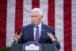Phó Tổng thống Mike Pence trong Vườn Hồng của Nhà Trắng ở Washington vào ngày 13 tháng 11 năm 2020. (Mandel Ngan / AFP qua Getty Images)