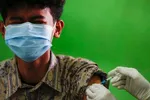 Chích ngừa Covid ở Indonesia. @Reuters