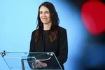Thủ tướng Jacinda Ardern thông báo New Zealand sẽ áp dụng chiến lược ứng phó Covid-19 mới từ tháng 12/2021. Ảnh: Getty.