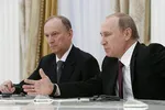 Tổng thống Nga Vladimir Putin (phải) và Thư ký Hội đồng An ninh Nga Nikolai Patrushev. Ảnh: Sergei Karpukhin/AP.