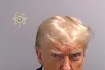 Bức ảnh mugshot của ông Trump được lan truyền chóng mặt, được xem là công cụ PR rất tốt cho chiến dịch của ông.