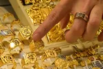Giá vàng 23/9: Vàng điều chỉnh tăng nhẹ vào cuối tuần