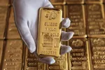 Vàng thế giới 19/4: Tăng vọt khi căng thẳng Trung Đông tiếp tục leo thang