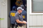 David Dương và con trai bị FBI khám xét nhà