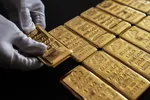 Vàng thế giới 5/2: Thiết lập đỉnh mới trong bối cảnh chiến tranh thuế quan