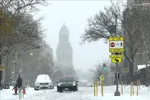 Thủ đô Washington DC phủ trắng trong cơn bão tuyết ngày 25-1. Ảnh: TTXVN