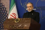 Ngoại trưởng Iran Seyed Abbas Araghchi trong cuộc họp báo tại Tehran. Ảnh: THX/TTXVN