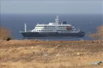 Tàu du lịch MV Hondius neo ở ngoài khơi Cape Verde ngày 4-5. Ảnh minh họa: THX/TTXVN