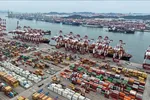 Quang cảnh cảng hàng hóa tại Thanh Đảo, tỉnh Sơn Đông, Trung Quốc. Ảnh: THX/TTXVN