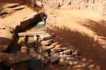 Hệ thống cung cấp nước ngầm tới các khu vườn trong ốc đảo tại sa mạc Sahara. Ảnh tư liệu: TTXVN
