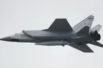 Một máy bay phản lực MiG-31 của Nga mang theo tên lửa siêu vượt âm Kinzhal. Ảnh: Sputnik