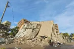 Khu vực Playa Grande, Bang La Guaira của Venezuela sau thảm họa động đất kép. Ảnh: TTXVN