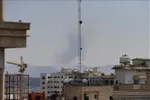 Khói bốc lên từ địa điểm ở Tehran, Iran sau các cuộc không kích, ngày 7/4/2026. Ảnh: THX/TTXVN
