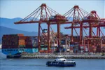 Quang cảnh cảng hàng hóa tại Vancouver, Canada. Ảnh minh họa: THX/TTXVN