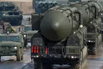 Tổ hợp tên lửa hạt trên mặt đất Topol-M. Ảnh: Sputnik