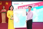 Báo SGGP trao tặng bản đồ Việt Nam đến tỉnh Đồng Tháp