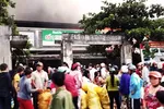 Chợ Mộc Bài cháy dữ dội, hàng trăm tiểu thương "chết điếng"