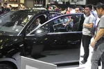 Nhập khẩu ô tô giảm trên 40%