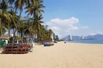 Biển Nha Trang không bóng người 